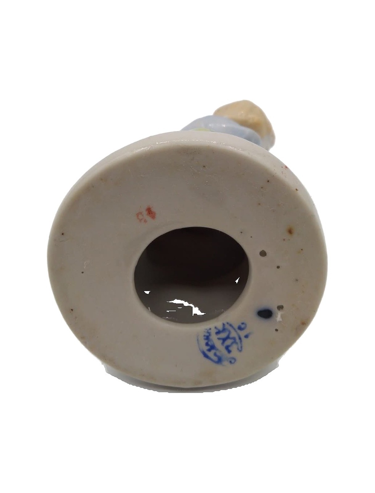 Porcelain figurine “Feeding Pigeons” – photo 3 of 3
