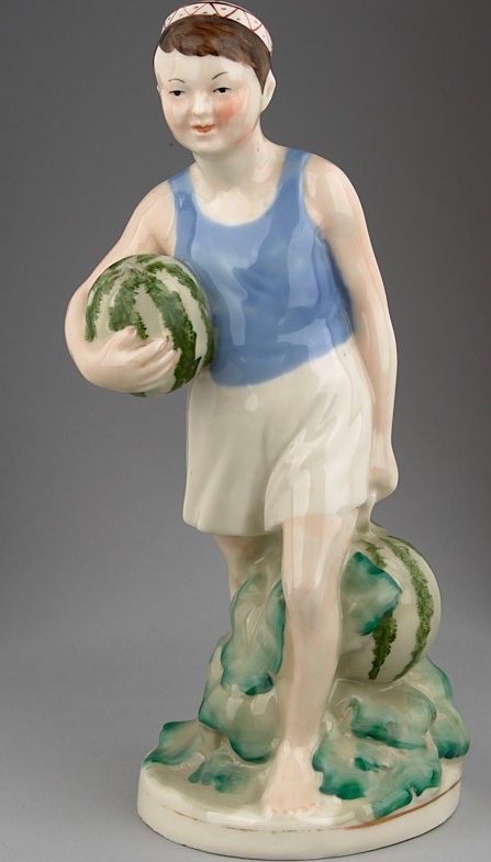 Мальчик с арбузами. Городница УССР, 1957-58 гг. Фарфор, роспись, 23,5 см. - Без автора