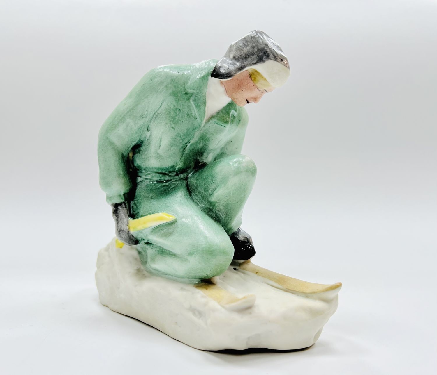 Лыжник. Бискв. фарфор, Городница, 1950-е гг. Редкость. - Без автора
