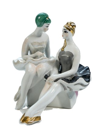 Статуэтка «В антракте», 1960–1970 – фарфор, полихромная роспись