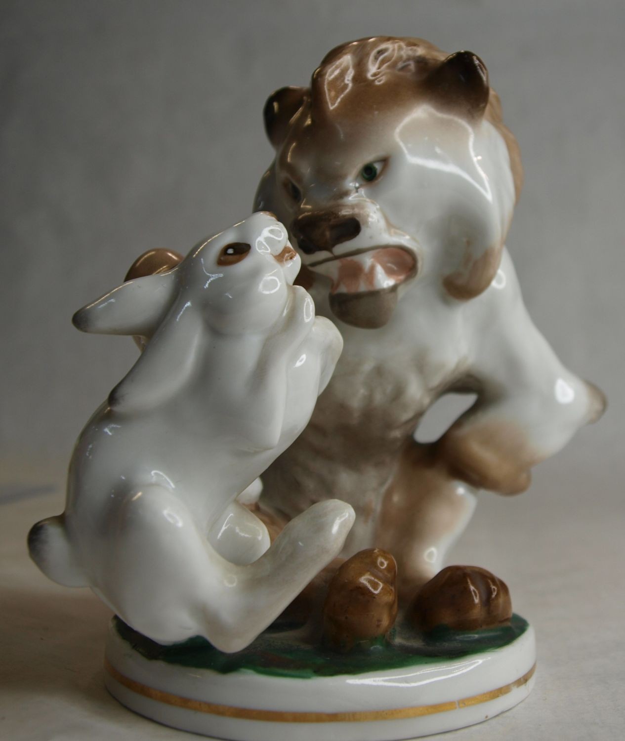 Статуэтка " Лев и Заяц ". Фарфор. ЛФЗ. 1960-е гг. - Без автора