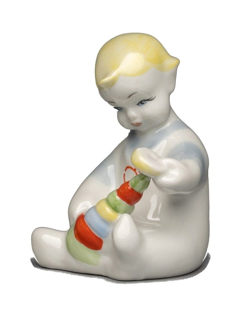 Фигура «Мальчик с пирамидкой» – Т. Крыжановская, фарфор, Городница, 1970-е