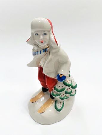Лыжник. ЗХК Полонное, 1960-е гг. Высший сорт. Высота 15,5 см - Без автора
