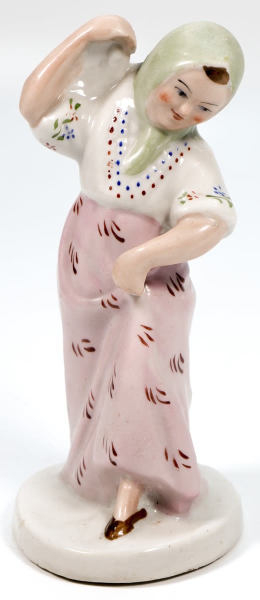 Статуэтка "Плясунья" СССР, 1930-е гг., Дулевский фарфоровый завод, фарфор, надглазурная полихромная роспись. Высота 15 см. - Без автора