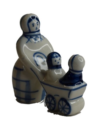 Статуэтка «Мамаша с коляской»