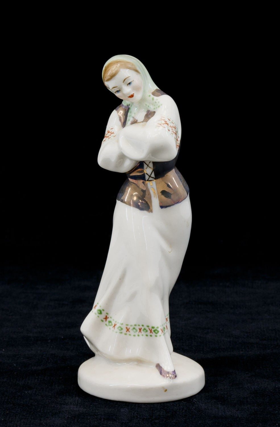 Плясунья (Танец «Локотки») – фаянс, Минск, 1957–1965