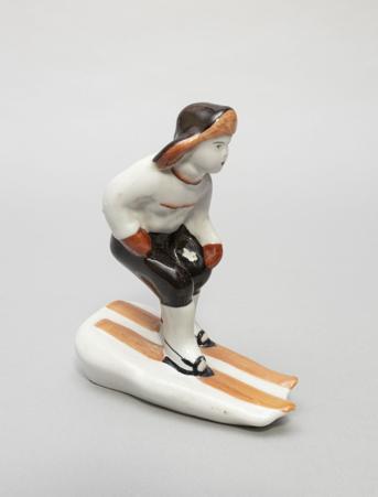 Статуэтка "Лыжник". СССР, Барановский фарфоровый завод, 1950-60-е годы.