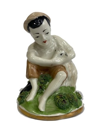 Скульптура «Мальчик-пастушок», 1957–1962 – фаянс, роспись