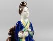 Статуэтка. Японка на стуле. Япония. 1960-е. Фарфор, подглазурная роспись. - фото 5