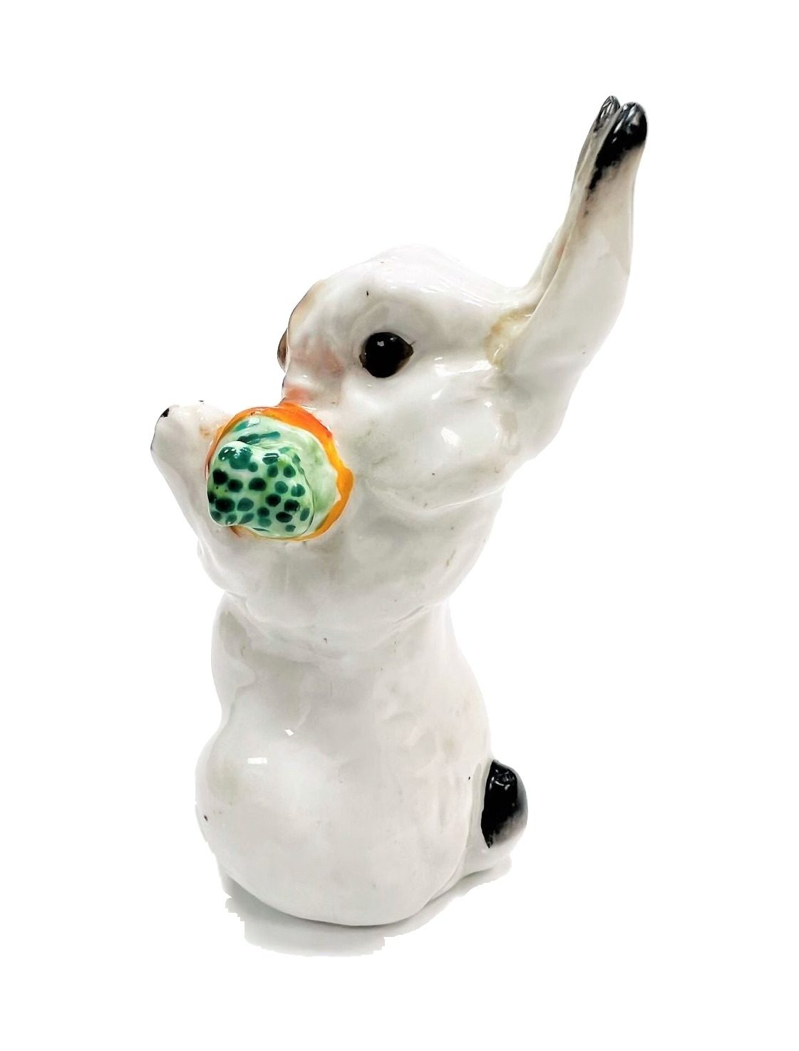 Заяц с морковкой. Фарфор, ЛФЗ, 1950-е гг – фото 2 из 3
