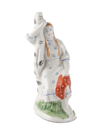 «Девушка у березы», 1950–60-е – фарфор, полихромная роспись